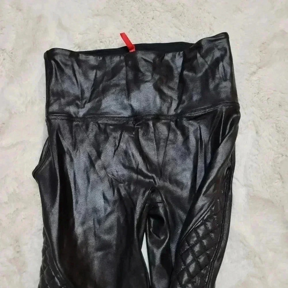 Spanx Faux Leather Quilted Leggings Size M Black - Picture 4 of 10